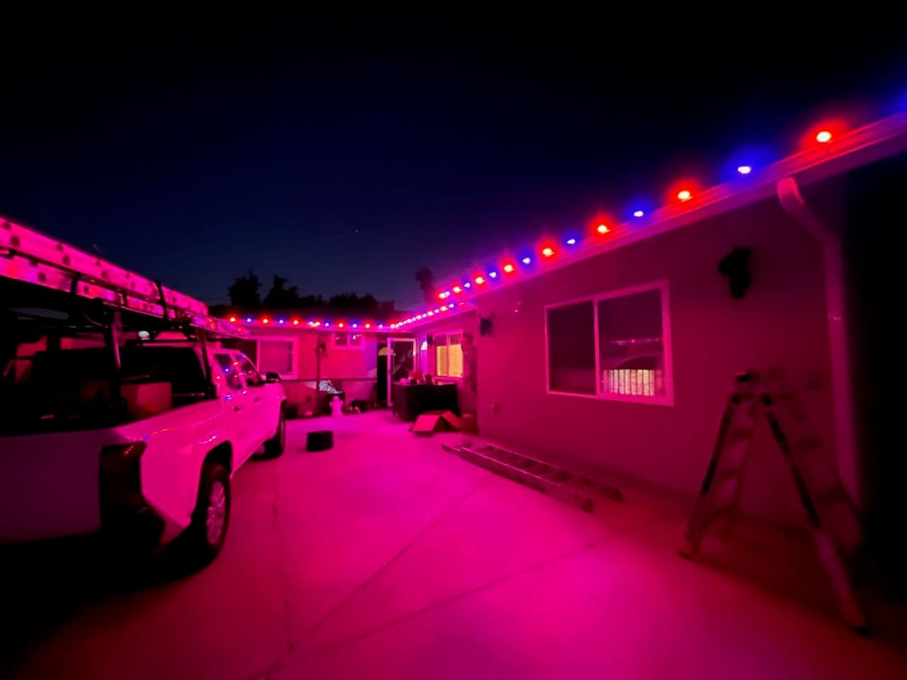 Gallery photos for Spooky Halloween Lighting Installation: Image #1